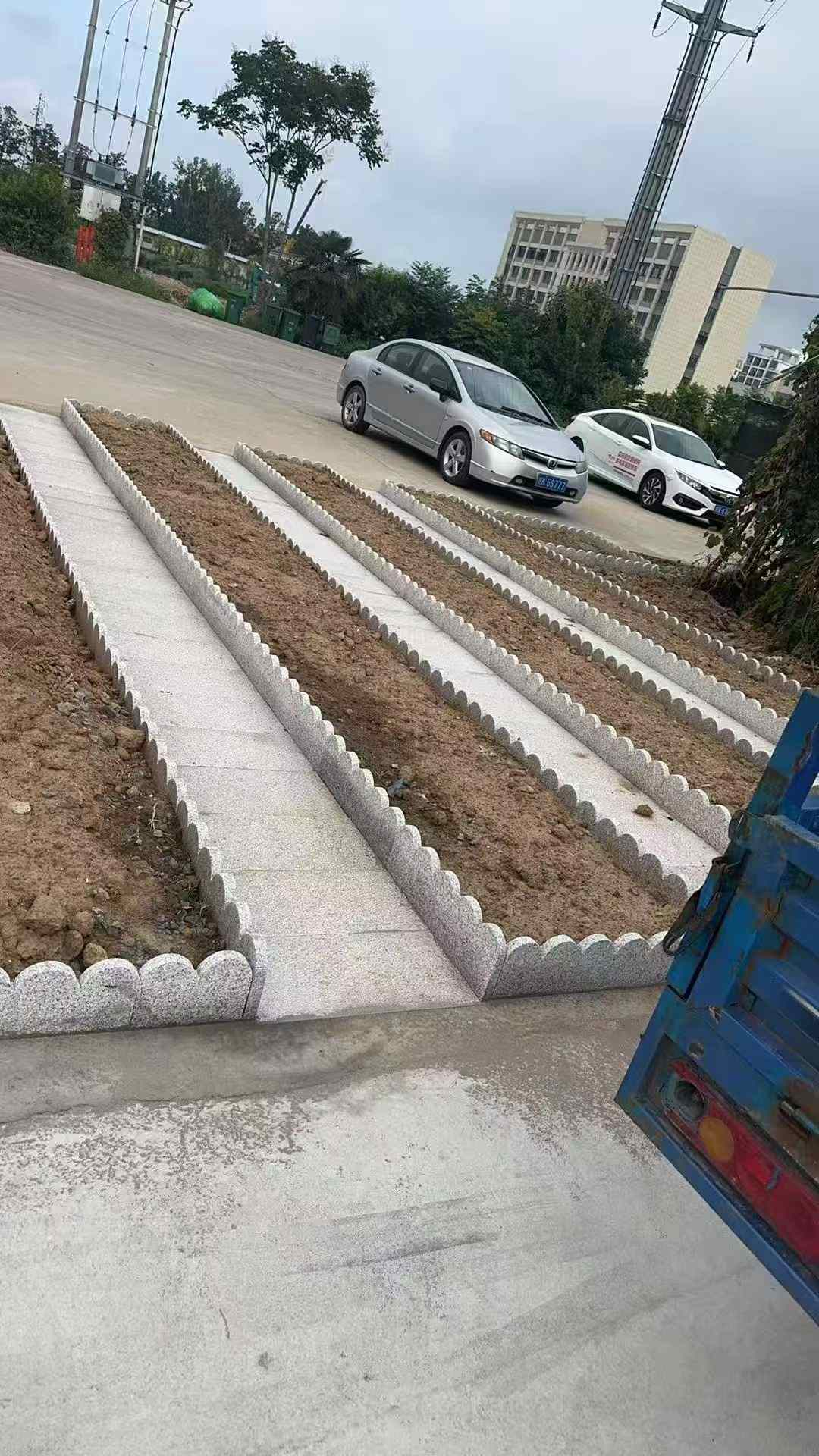 哈密芝麻白花边石