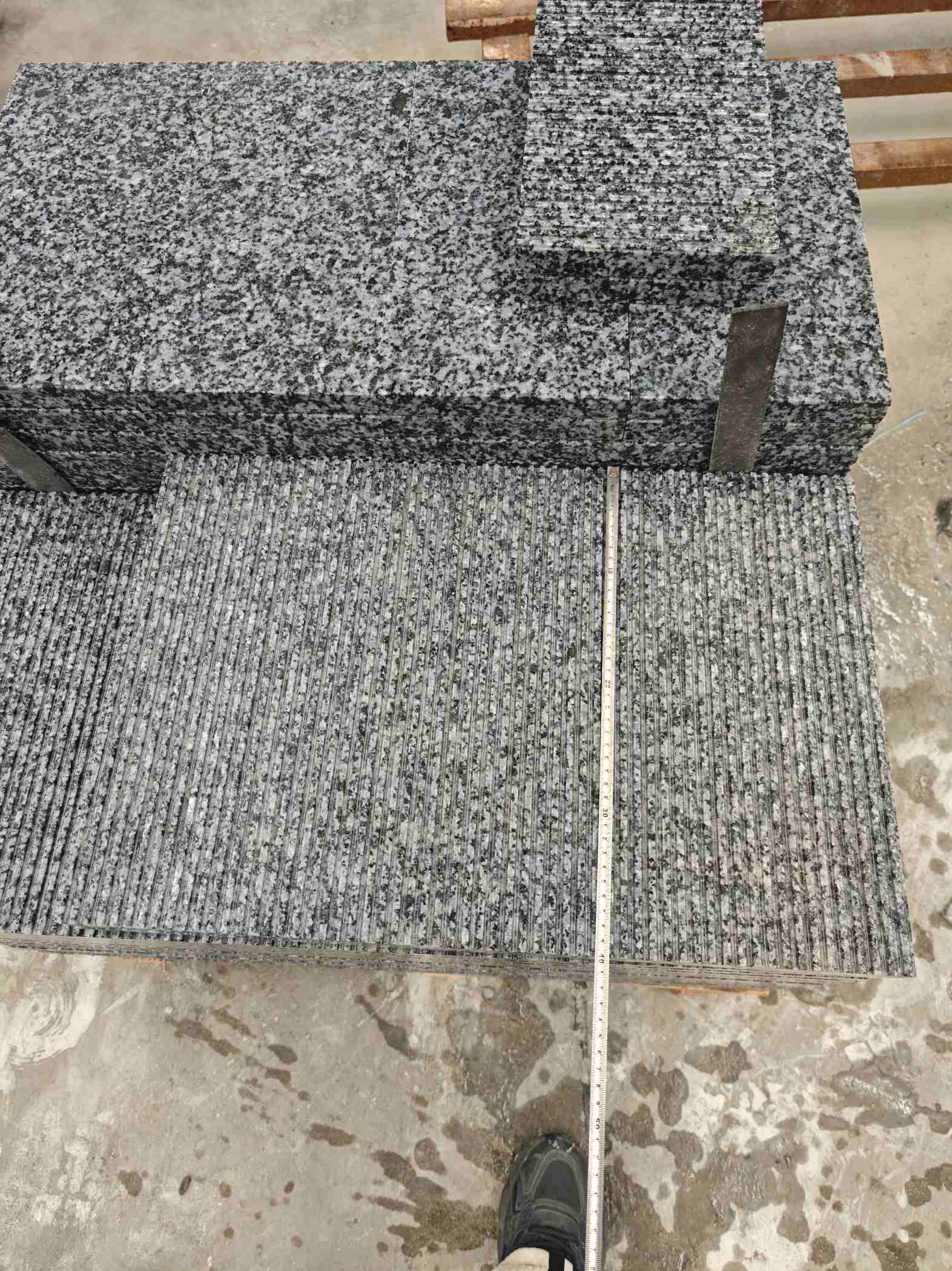 哈密芝麻黑拉丝面