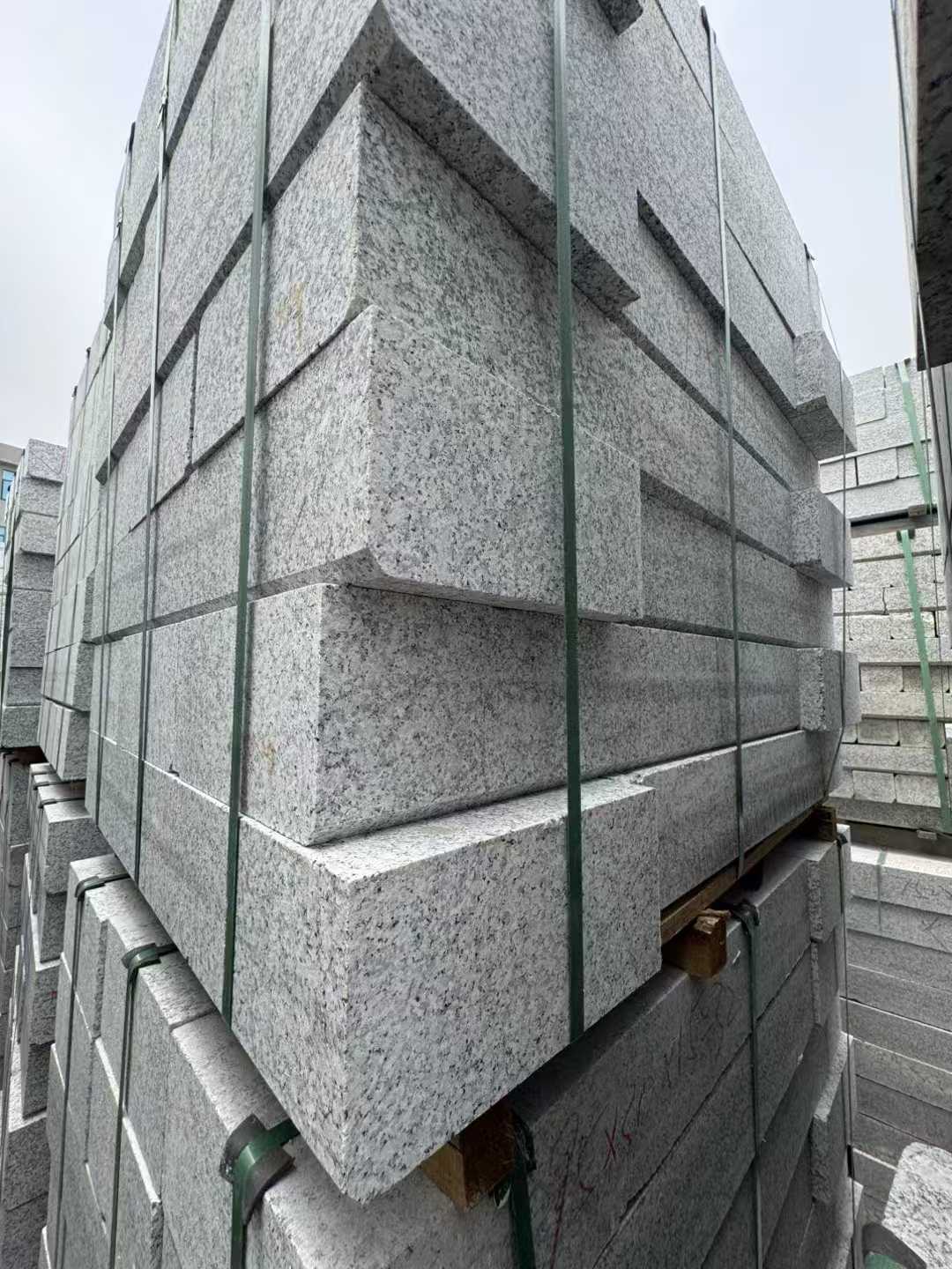 哈密芝麻白路牙石 马路牙子